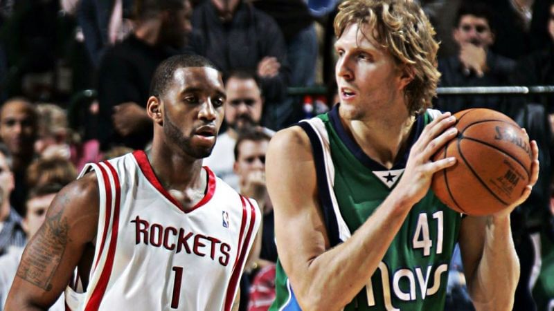 Tracy McGrady defending Dirk Nowitzki