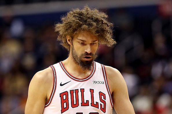 Robin Lopez looks set to stay with the Chicago Bulls