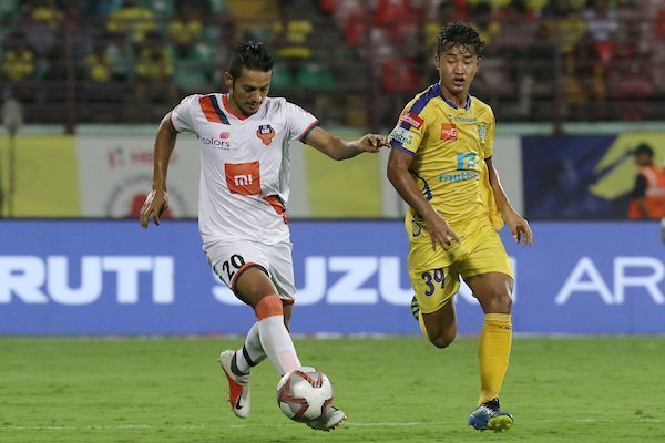 Seriton Fernandes (left) of FC Goa