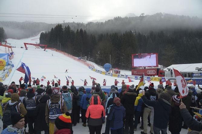 Heavy snowfall prevents last men's downhill before worlds