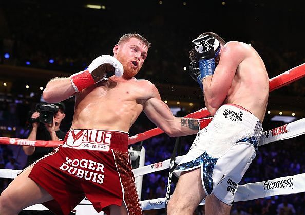 Canelo Alvarez vs Rocky Fielding