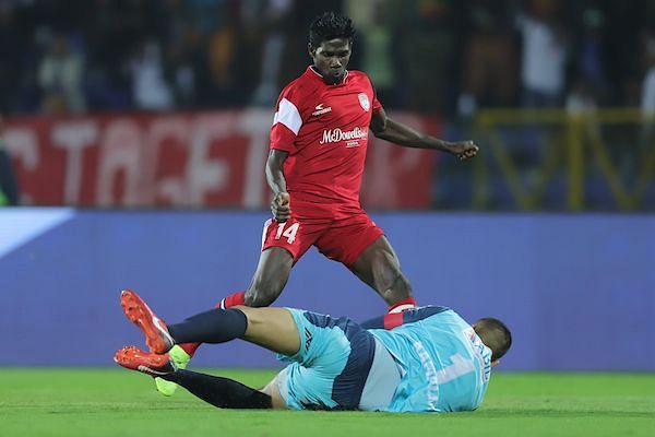 Kamaljit Singh&#039;s blunder cost Pune dearly [Image: ISL]