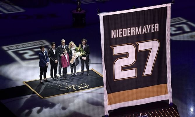 Ducks retire Hall of Fame defenseman Niedermayer's No. 27