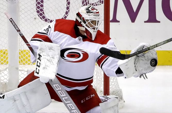 McElhinney, Hurricanes shut down Penguins 4-0