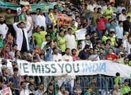 A heart-touching gesture from the Pakistani cricket fans