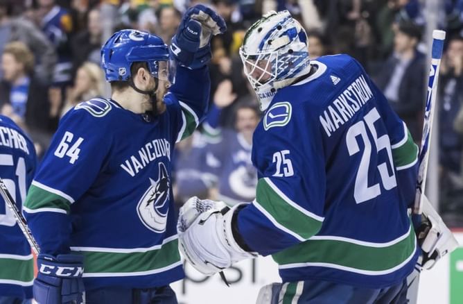 Markstrom gets 1st shutout of season, Canucks top Ducks 4-0