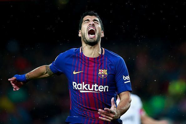 Barcelona might shift focus on signing a long-term replacement for Luis Suarez