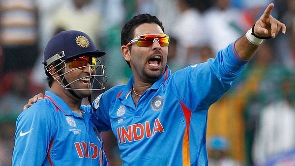 Yuvraj and Dhoni during 2011 World Cup