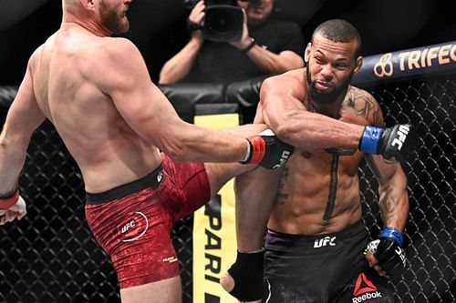 Thiago Santos destroyed Jan Blachowicz in Prague last night