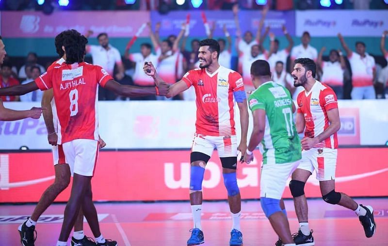 Calicut Heroes proved clinical in the final set against U Mumba Volley