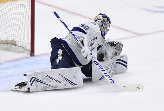 Lightning top Islanders 1-0 in shootout after goalies shine