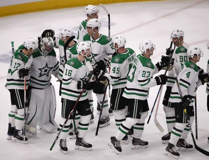 Dallas beats Chicago; Mats Zuccarello injured in Stars debut