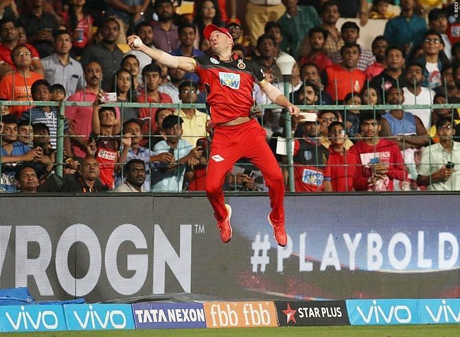 De Villiers took one of the best catches in IPL 2018