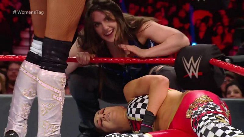 Insanity left Bayley and Sasha in a tough position early on