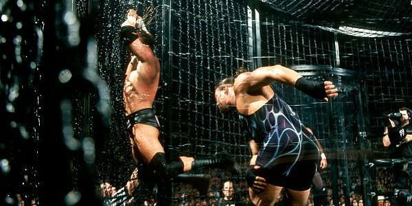 Rob Van Dam in the first ever Elimination Chamber match hit Triple H with a Five-Star Frog Splash