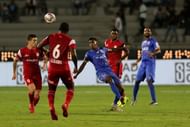 Mumbai and Northeast cannot afford a slump at the moment in the remaining games (Image Courtesy: ISL)