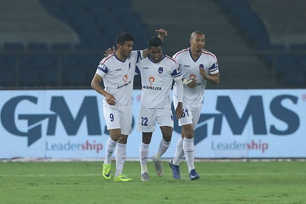 Nanda Kumar (middle) celebrates Davila&#039;s goal [Image: ISL]