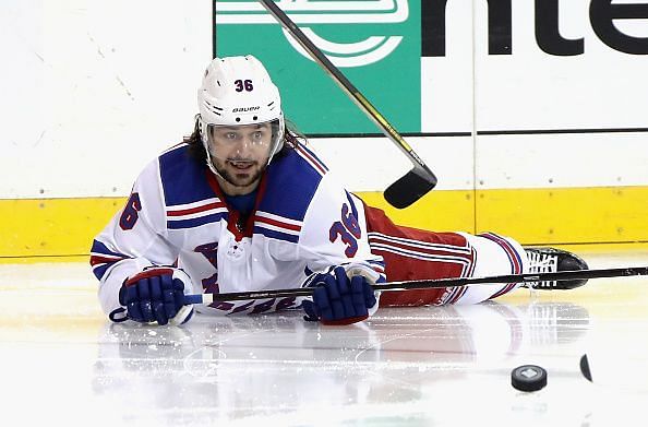 Carolina Hurricanes v New York Rangers