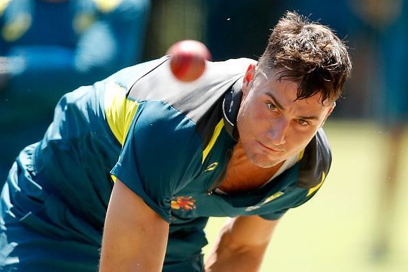 Marcus Stoinis training in the nets