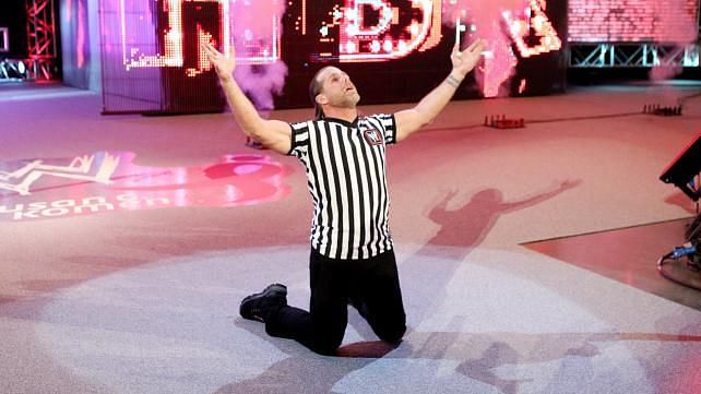 Shawn Michaels as special guest referee