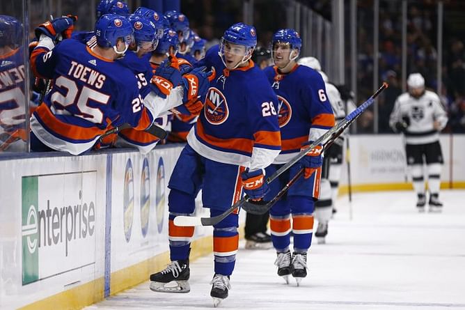 Dal Colle's late goal helps Islanders rally past Kings