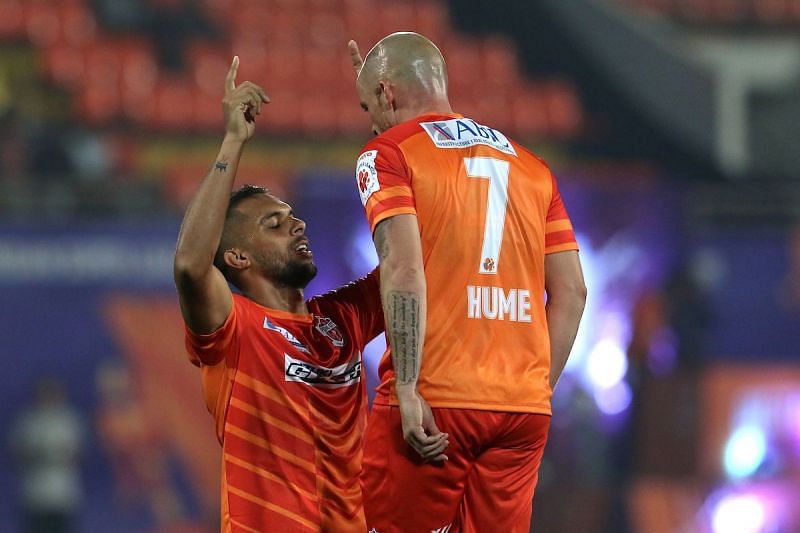 Robin (L) after scoring the goal (Image Courtesy: ISL)