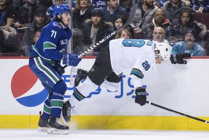 Kane scores twice, Sharks rout Canucks 7-2