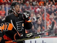 Wayne Simmonds is now a Nashville Predator
