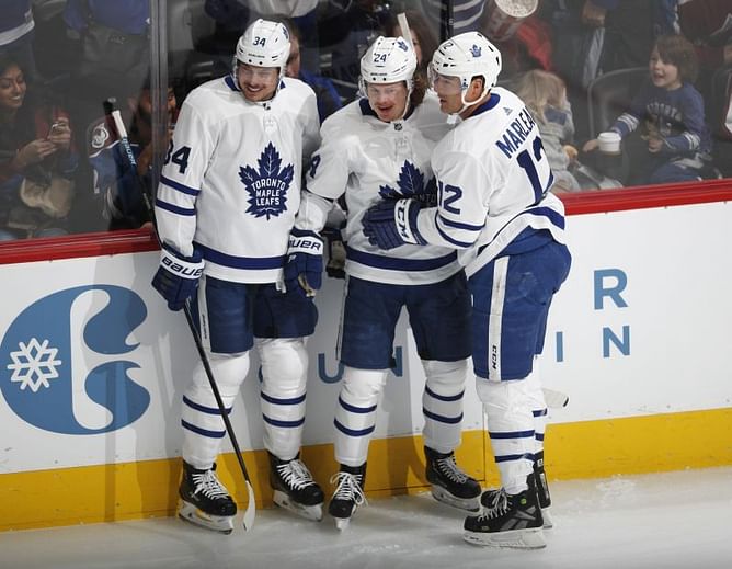 Kadri, Kapanen score 22 seconds apart as Leafs beat Avs 5-2