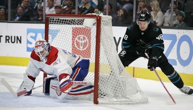 Hertl's 30th goal leads Sharks past Canadiens 5-2