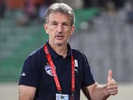 Albert Roca has the support of Chhetri