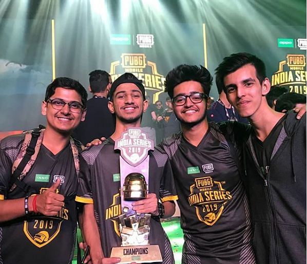 Mortal along with his teammates after winning the PUBG Mobile India Series.