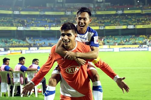 Udanta Singh (top) with Bengaluru FC Goalkeeper Gurpreet Singh Sandhu