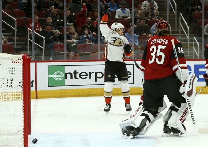 Henrique, Terry score as Ducks end Coyotes' win streak