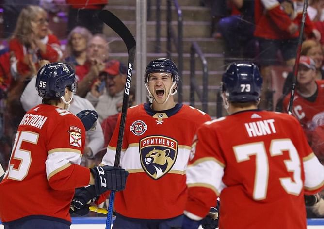 Panthers start fast, rout Red Wings 6-1