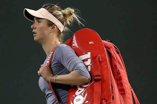 Elina Svitolina walks off in defeat as Yafan Wang wins in straight sets at the Miami Open