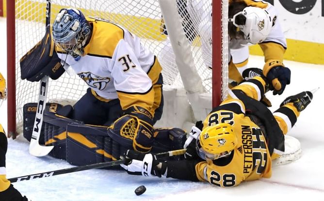 Rinne makes 42 saves, Predators top Penguins 3-1