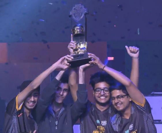 The PUBG Mobile India Series champions- Team Soul with their trophy!