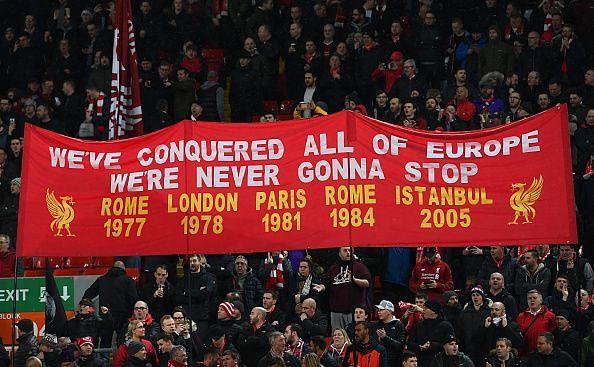Liverpool fans are hoping that their team wins their first league title since 1990