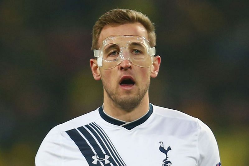 Harry Kane with a mask to protect his broken nose