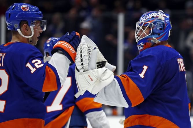 Greiss, Islanders beat Blue Jackets 2-0