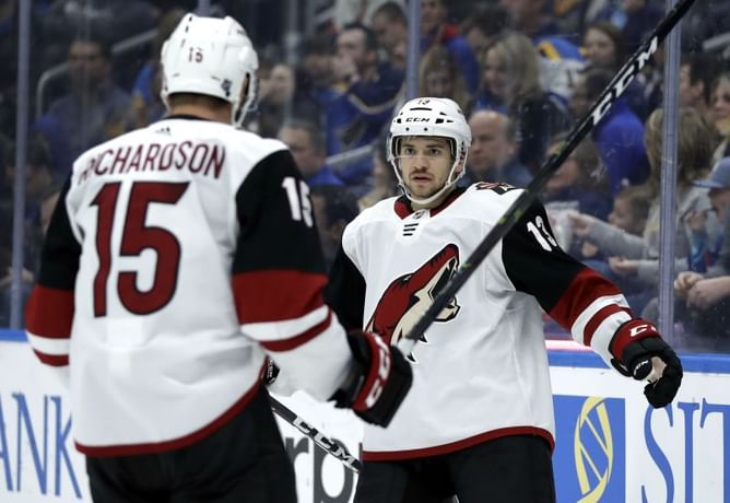 Kuemper's 39 saves lead Arizona past St. Louis 3-1