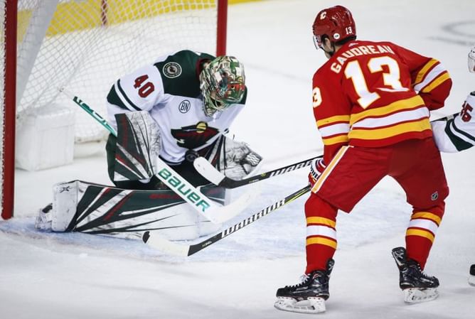 Dubnyk makes 35 saves, Wild beat Flames 4-2