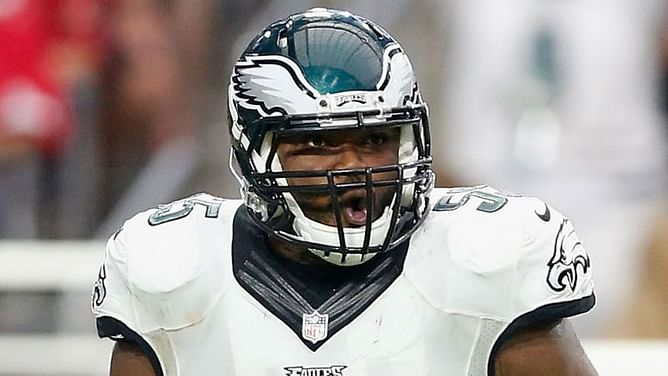 Eagles DE Graham signs three-year extension
