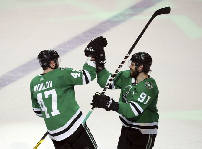 Radulov hat trick, Bishop shutout as Stars beat Avs 4-0