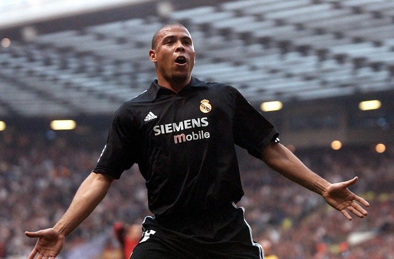 A phenomenon took place at the Theatre of Dreams: Ronaldo Nazario scored a hattrick to send Madrid through against Manchester United