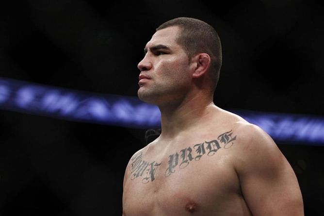UFC/Pro Wrestling News: Former UFC Heavyweight Champion Cain Velasquez signs with AAA over WWE