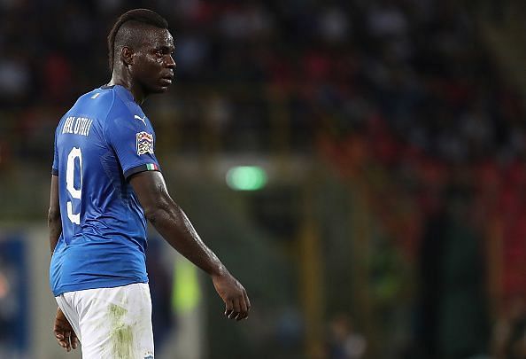 Mario Balotelli goes wild after scoring for Marseille