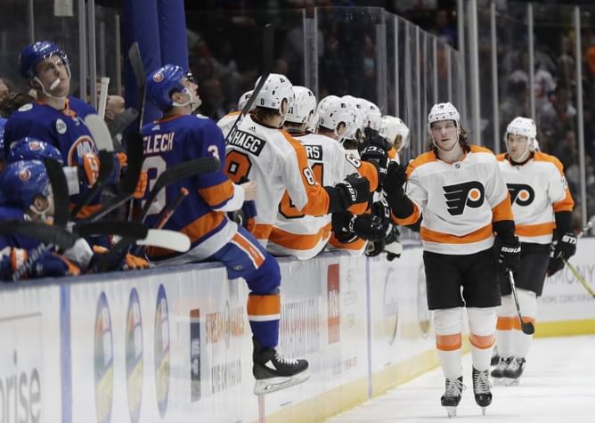 Van Riemsdyk leads Flyers past Islanders 5-2