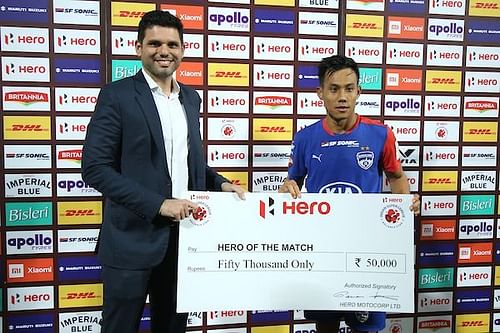 Mustafa Ghouse (left), Bengaluru FC COO, with winger Udanta Singh